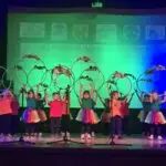 Mali artyści prezentują układ artystyczny