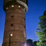 Wieża ciśnień nocą